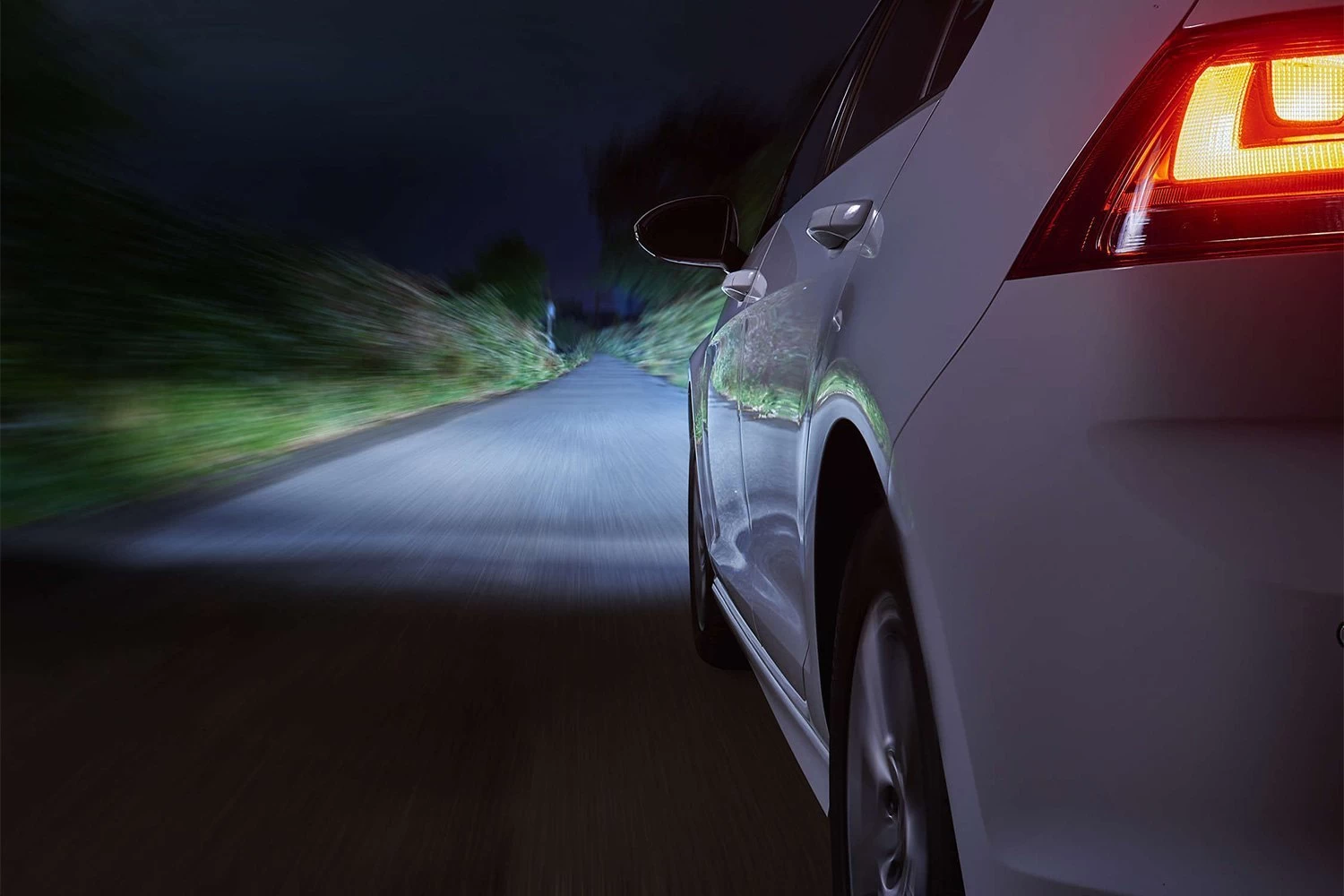 Philips® - 880 CrystalVision Ultra Replacement Bulb - Image 9